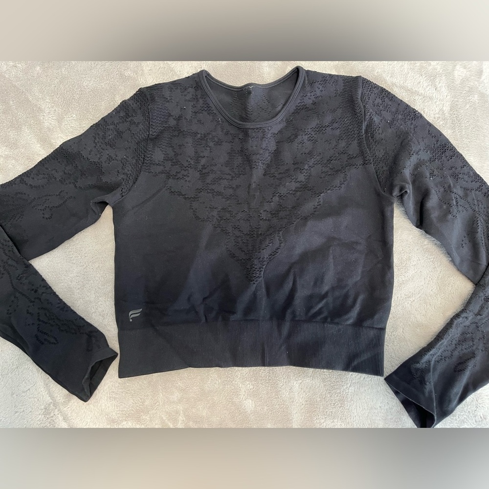Fabletics Women’s Workout Black Long Sleeve Crop Top